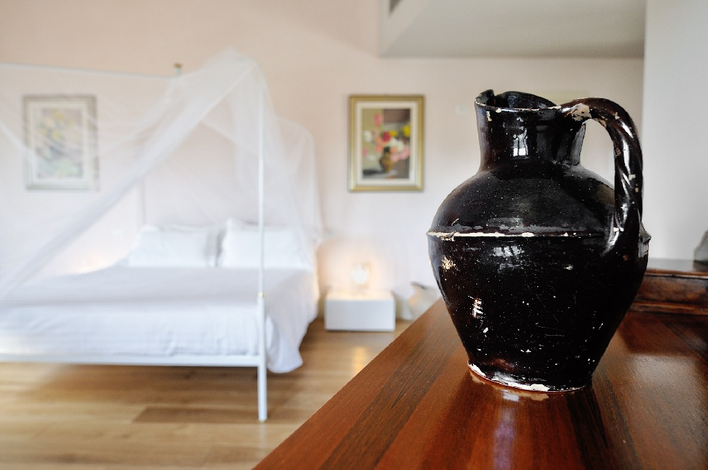 205-camera-dell-orcio-1024px